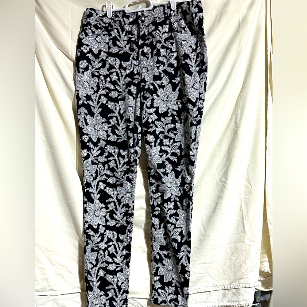 Chico’s Coated Fly-Front Jegging - Size 1.5 (US Women’s Size 10)